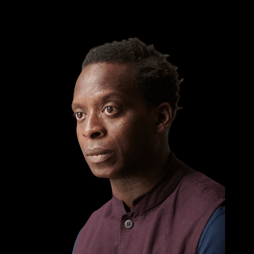 Headshot of Kobna Holbrook